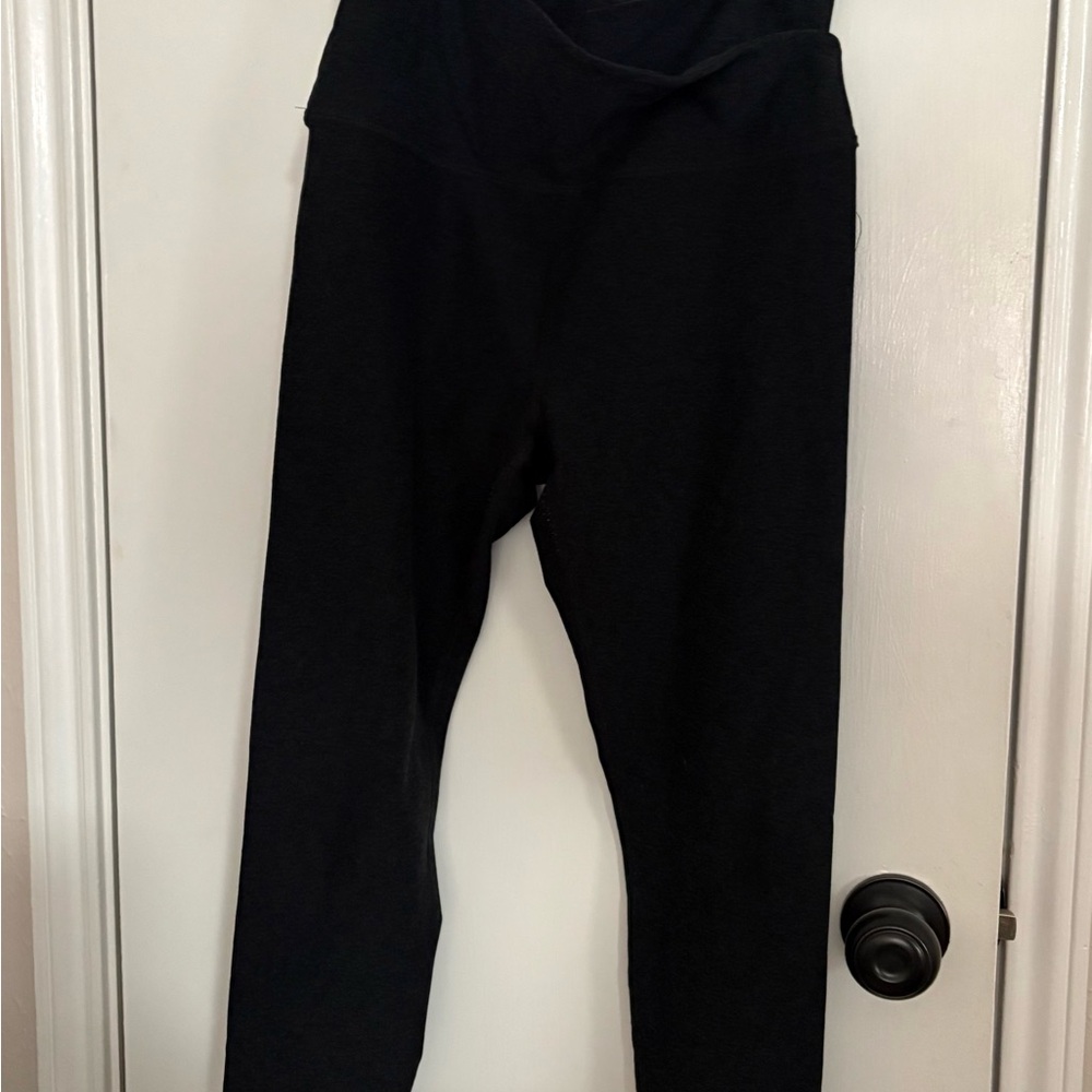 Beyond Yoga Women’s Charcoal Leggings